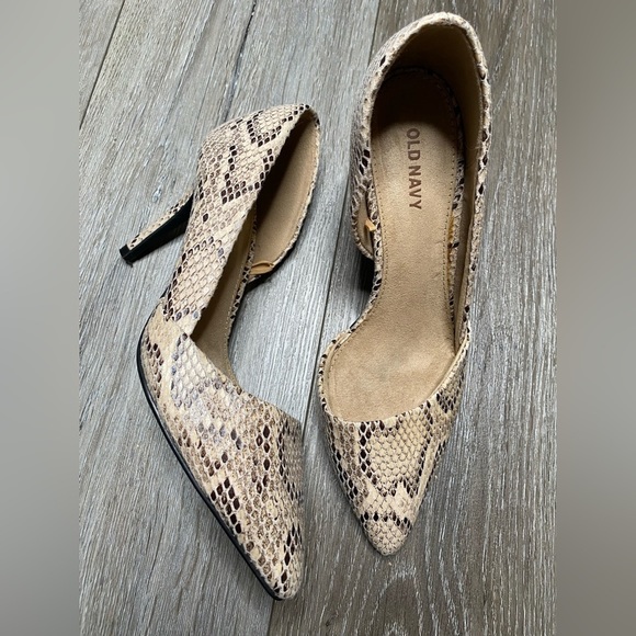 Old Navy Snake Print Pointed Toe Heel Size 6 - Picture 1 of 16